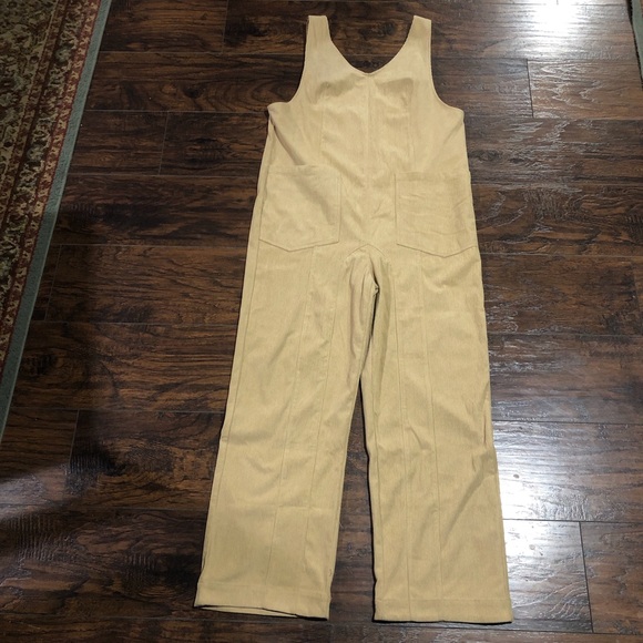 preowned UGERLOO SZ medium beige/tan corduroy jumpsuit with big pockets - Picture 1 of 7